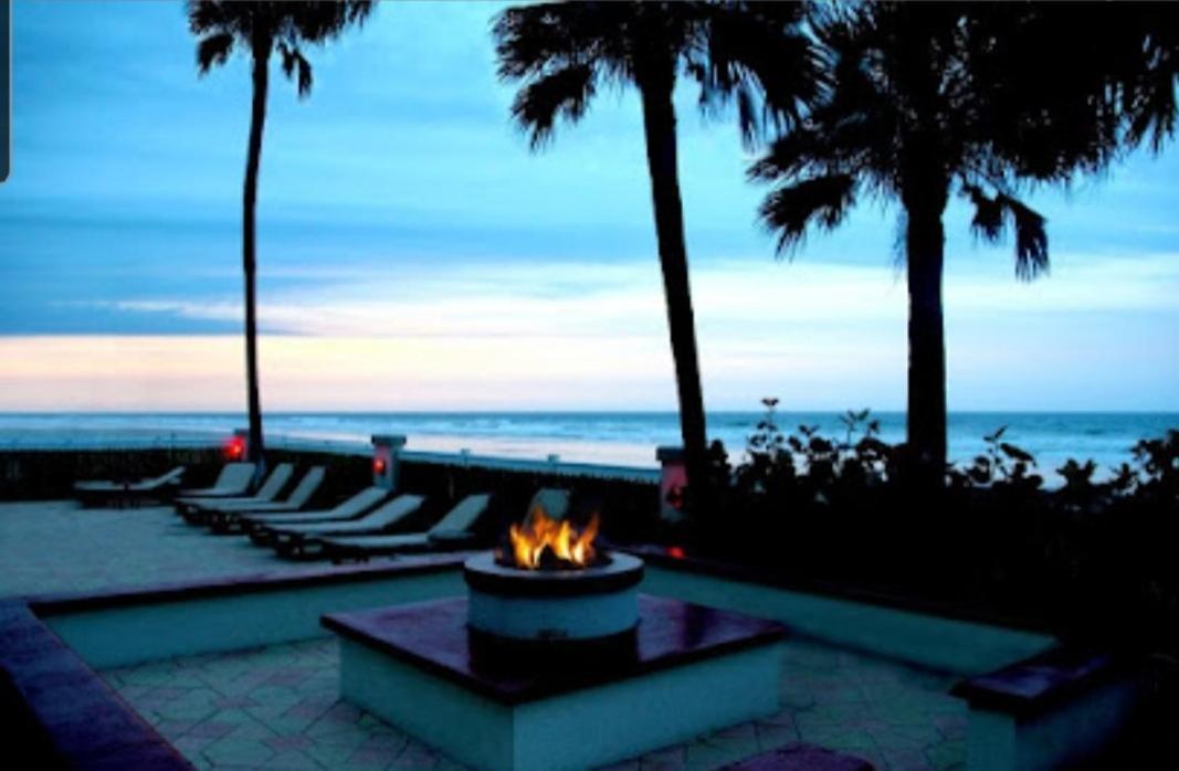 Stay On The Beach! Wonderful Location! Дейтона-Бич Экстерьер фото